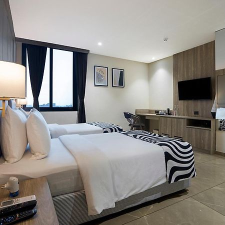 Sunday Hotel ואדודרה מראה חיצוני תמונה