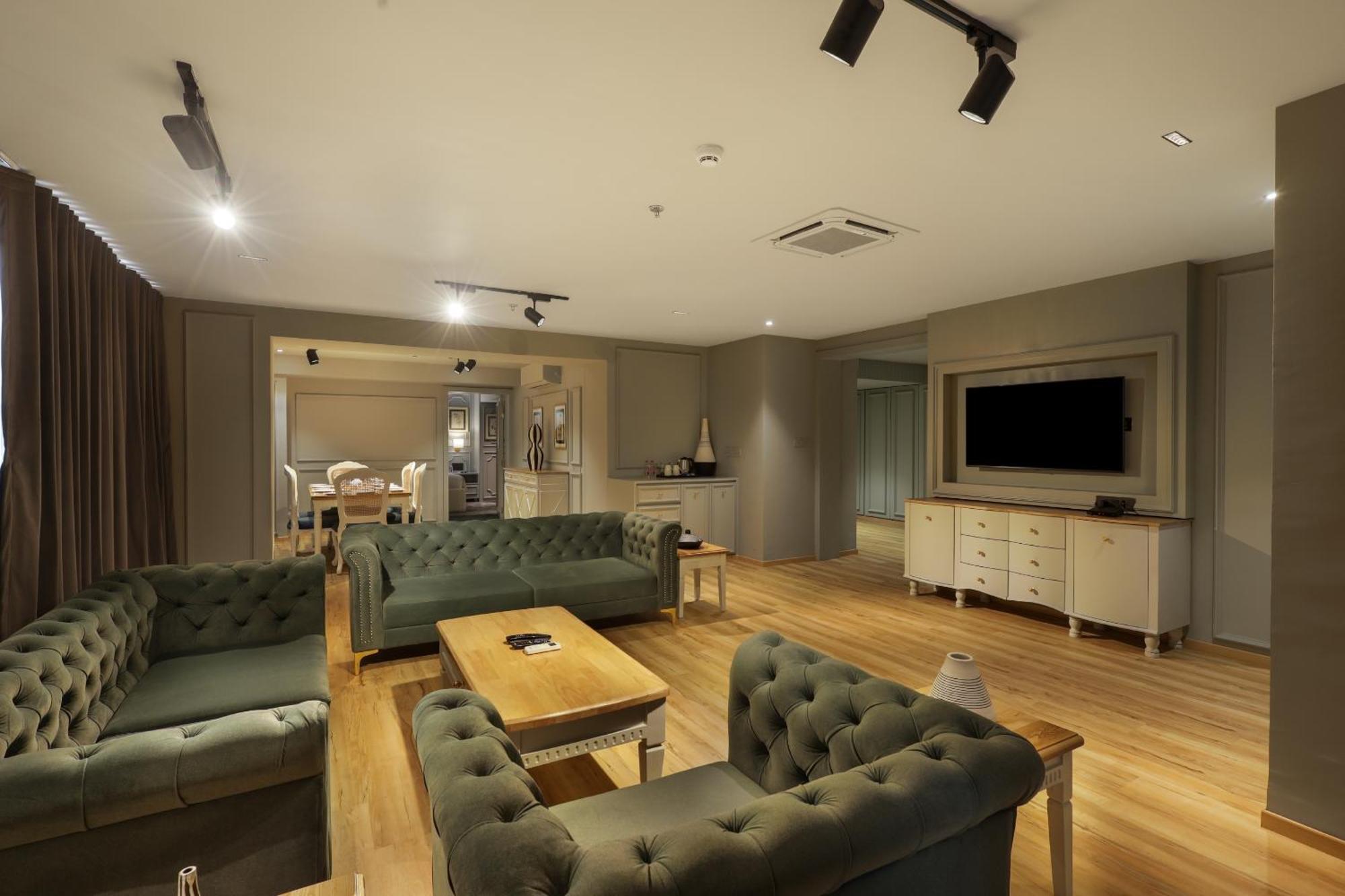 Sunday Hotel ואדודרה מראה חיצוני תמונה