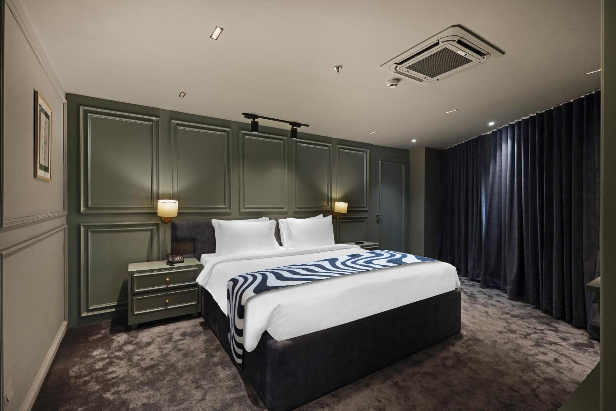 Sunday Hotel ואדודרה מראה חיצוני תמונה