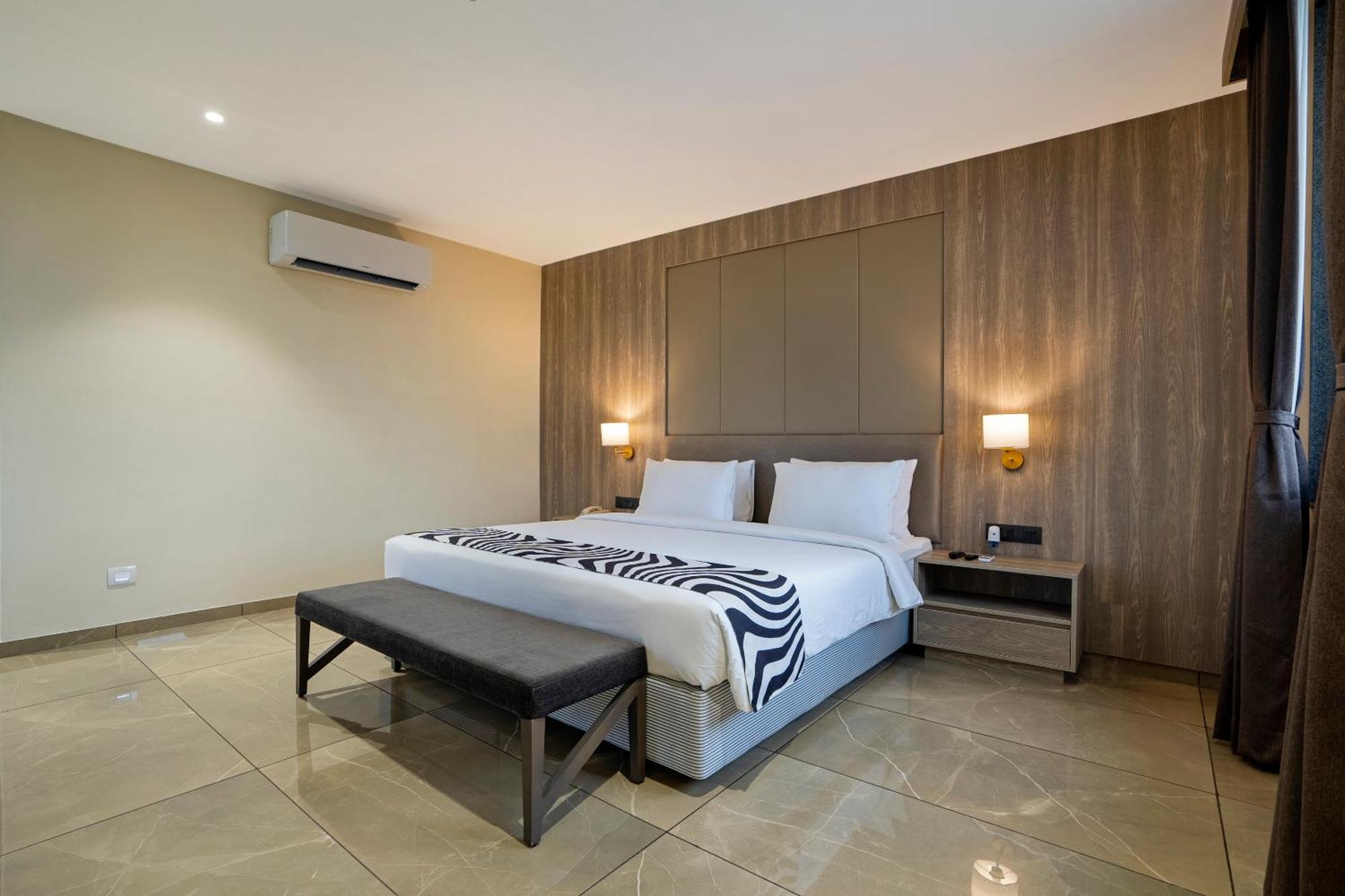 Sunday Hotel ואדודרה מראה חיצוני תמונה
