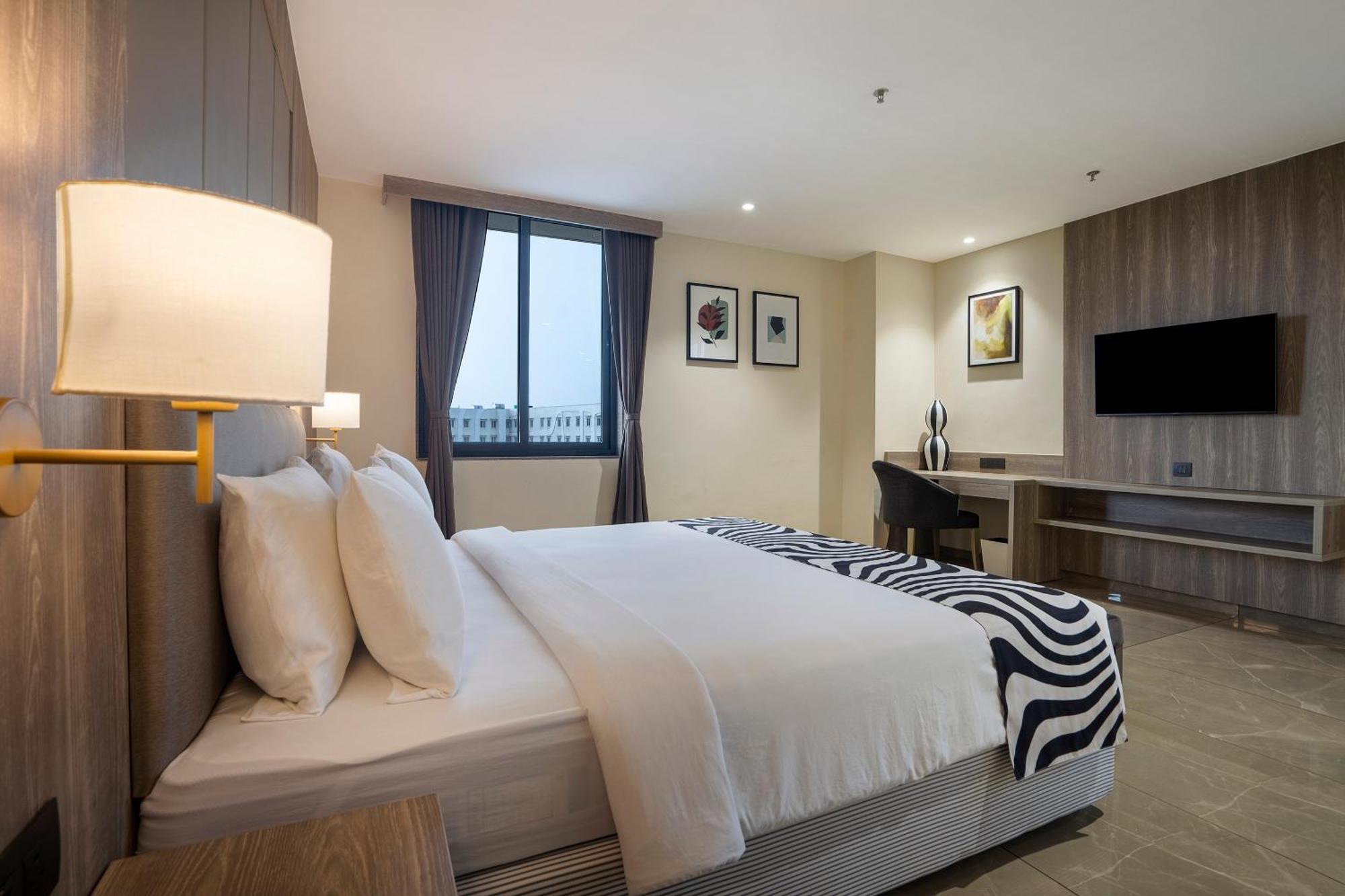 Sunday Hotel ואדודרה מראה חיצוני תמונה