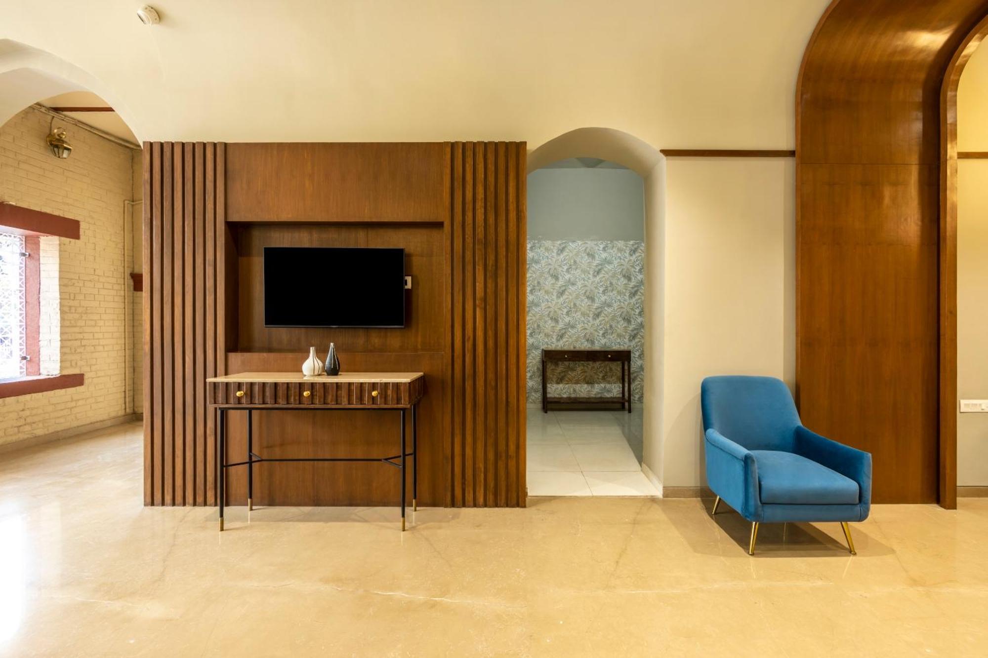 Sunday Hotel ואדודרה מראה חיצוני תמונה
