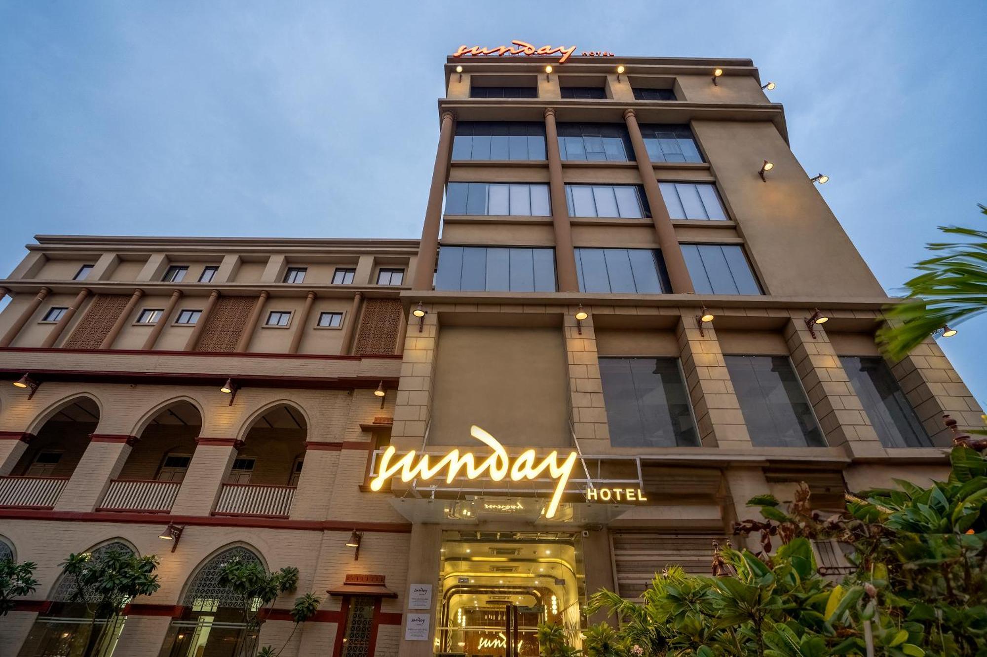 Sunday Hotel ואדודרה מראה חיצוני תמונה